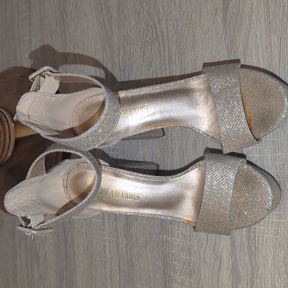 Dream Pairs Gold Chunky Heels - Picture 2 of 10